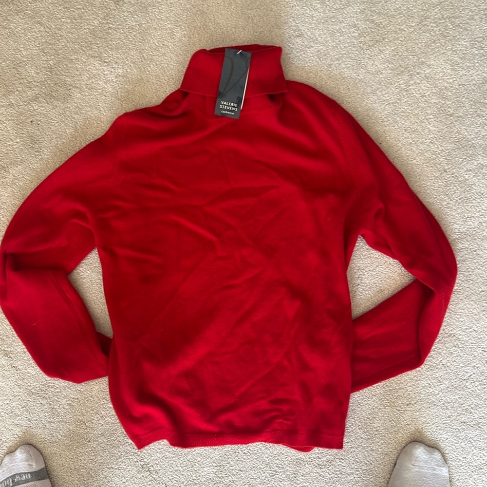 NWT Valerie Steven’s red cashmere turtleneck sweater